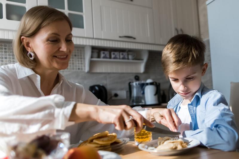 ОШИБКИ ВОСПИТАНИЯ ОЧЕНЬ ЗАБОТЛИВЫХ РОДИТЕЛЕЙ