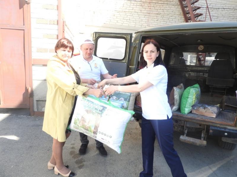 Кетовский Центр выражает огромную благодарность Курганскому областному отделению Всероссийского добровольного пожарного общества, которое передало гуманитарную помощь погорельцам д. Логоушка.  