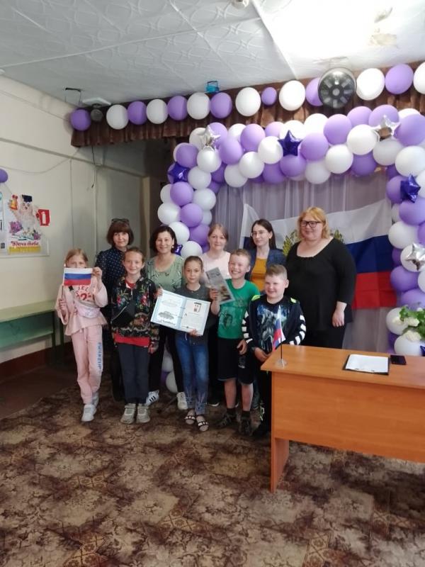     12 июня Славный праздник - "День России"