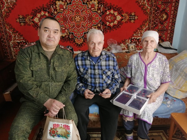 Ветераны принимают поздравления