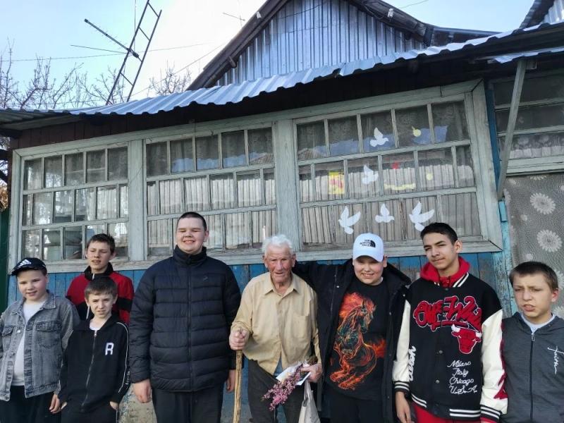 ГБУ "ЦСО № 9" поздравляет с Днем Рождения труженика тыла - Жорнова Арсения Екимовича из с. Введенское