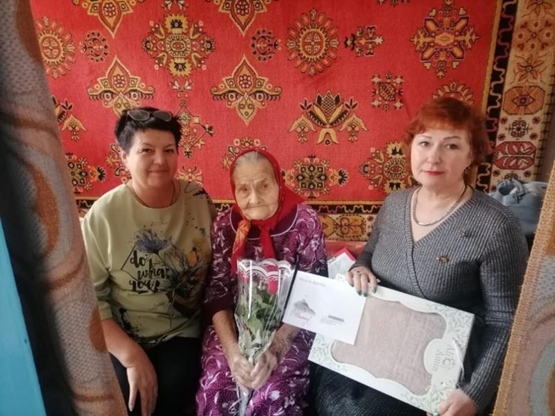 100-летний юбилей отметила труженица тыла, вдова участника Великой Отечественной войны Коротаева Александра Никандровна