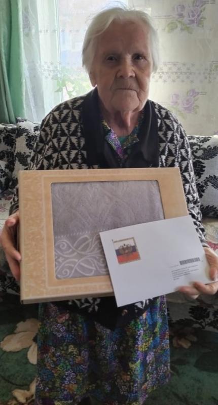 ГБУ «ЦСО № 9» поздравляет  с 90-летним  юбилеем Истомину Пелагею Максимовну – почетного труженика тыла 