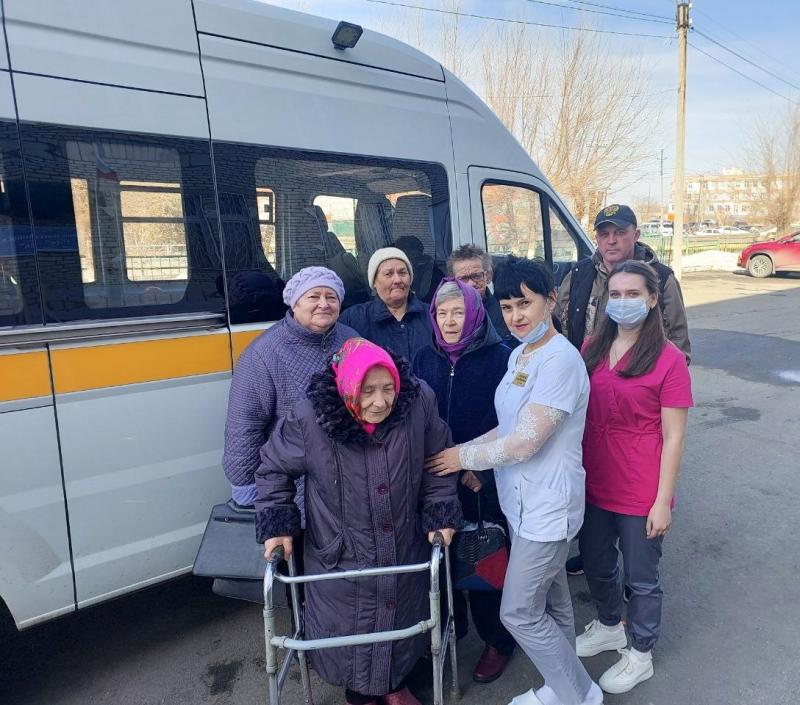 Доставка граждан 65+ на диспансеризацию.